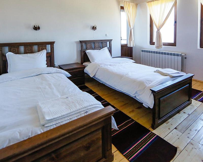 Калпаците - Kalpacite Guest Houses Skrebatno Esterno foto