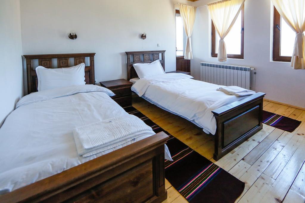 Калпаците - Kalpacite Guest Houses Skrebatno Esterno foto