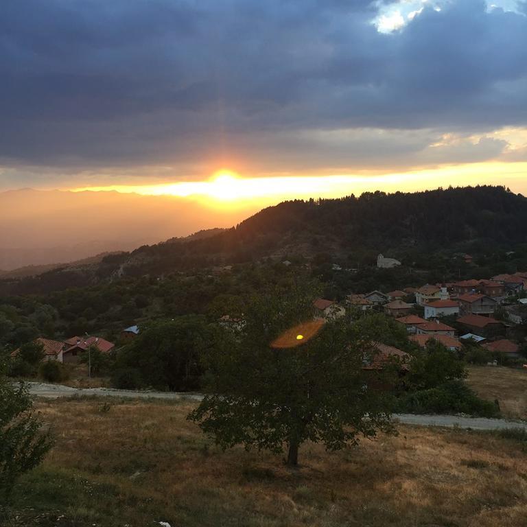 Калпаците - Kalpacite Guest Houses Skrebatno Esterno foto